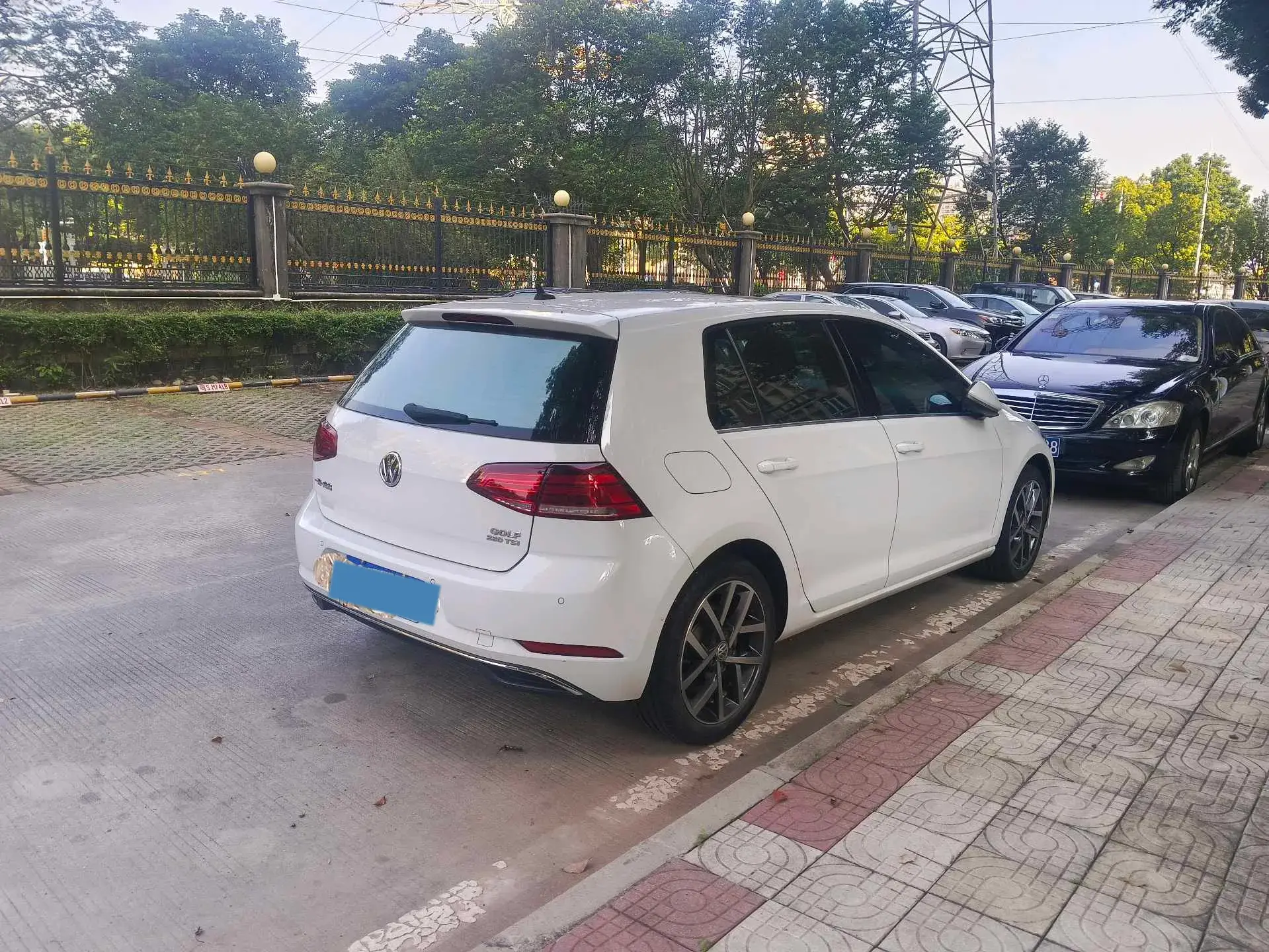 2019 VOLKSWAGEN GOLF thumbnail 2