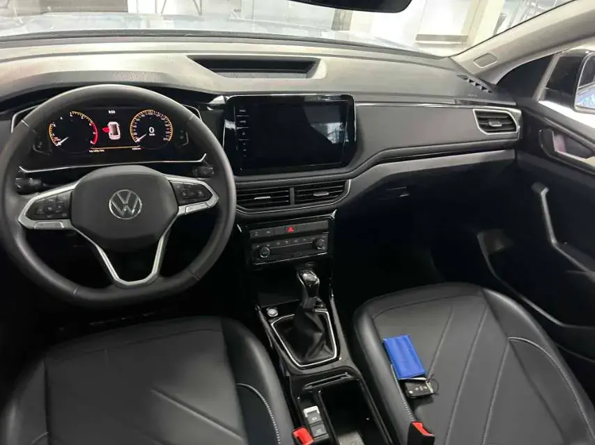 2025 VOLKSWAGEN THARU thumbnail 4