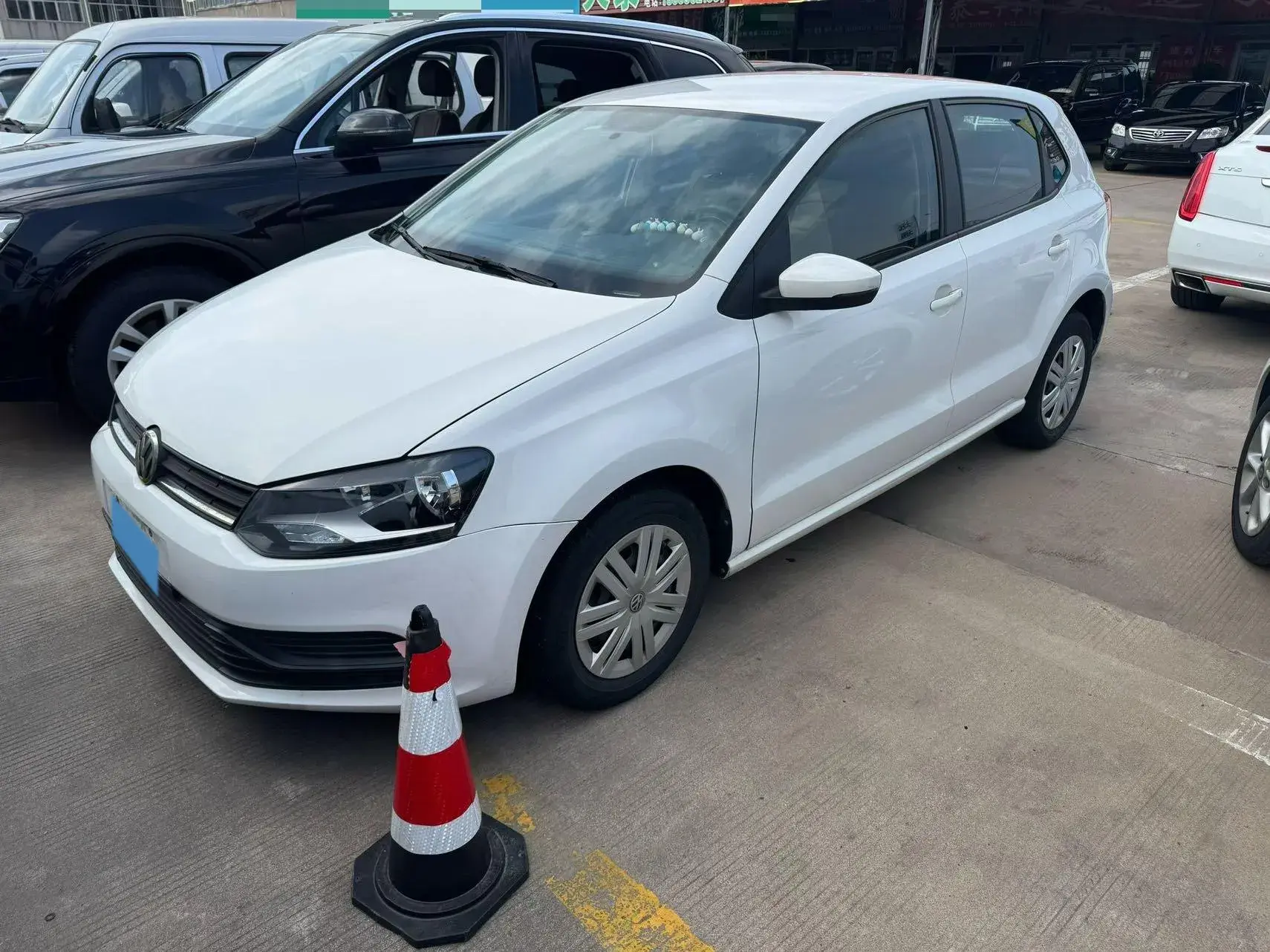 2018 VOLKSWAGEN POLO view 1