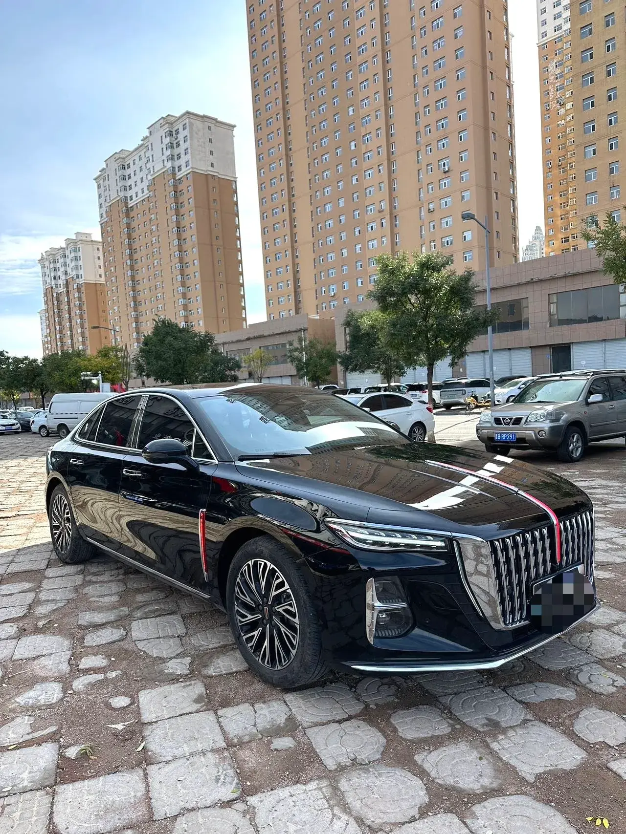 2024 HONGQI H5 thumbnail 3