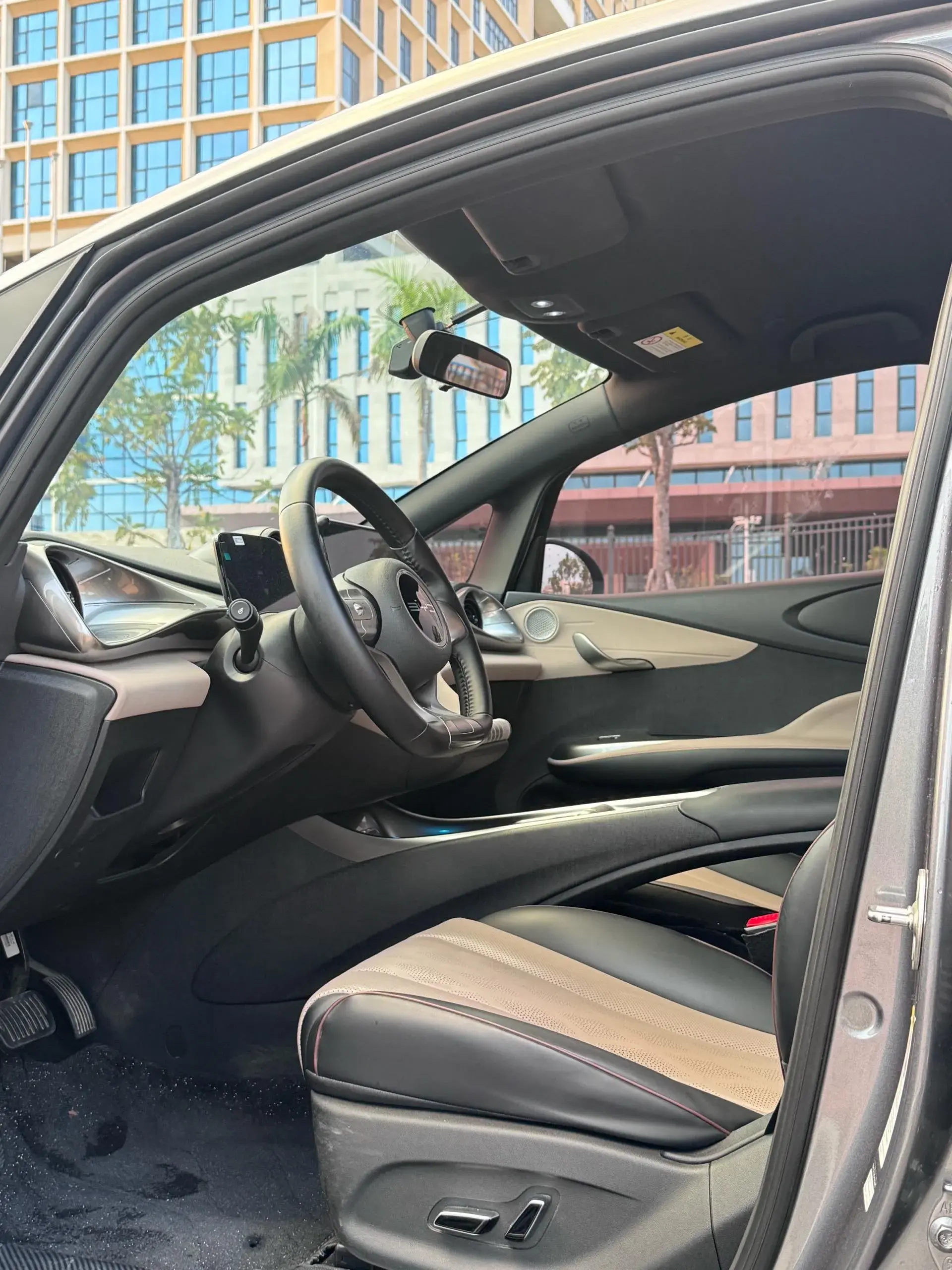 2023 BYD DOLPHIN thumbnail 4