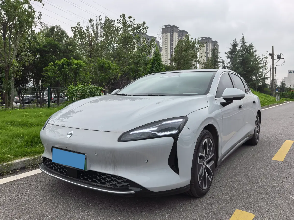 2025 BaoJun XiangJing BEV