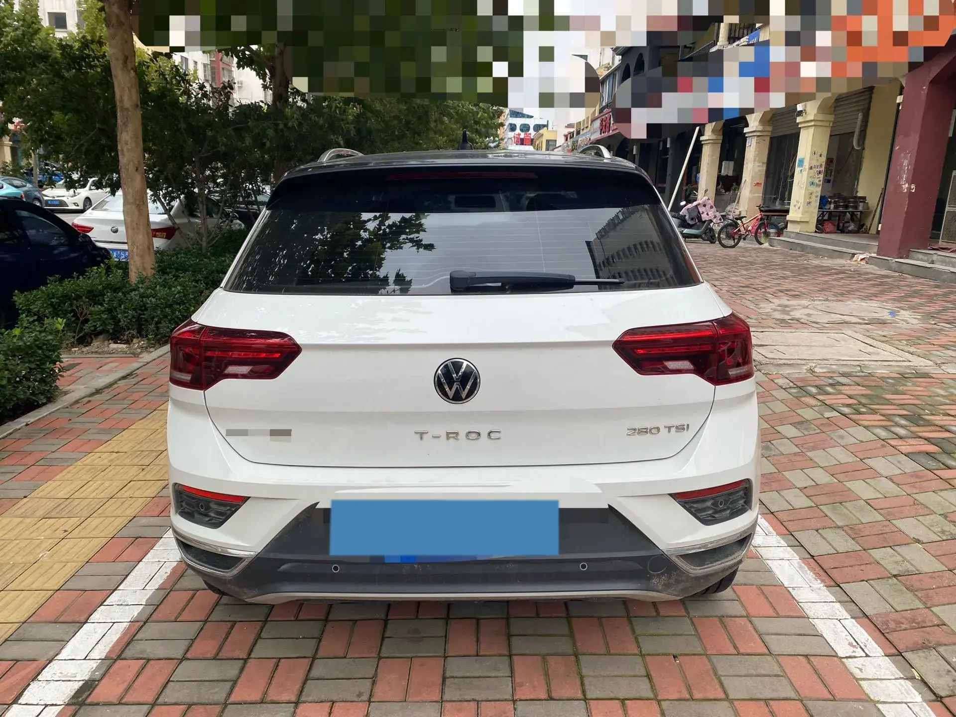 2021 VOLKSWAGEN T-ROC thumbnail 4