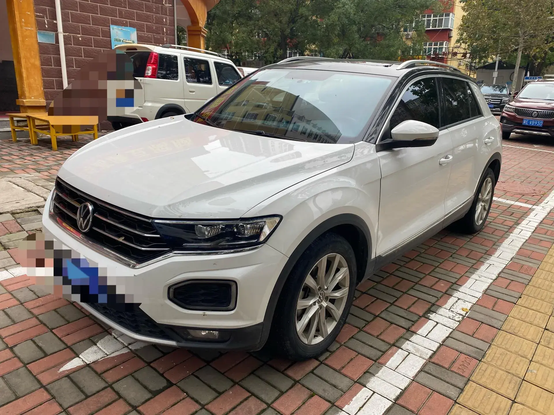 2021 VOLKSWAGEN T-ROC view 1