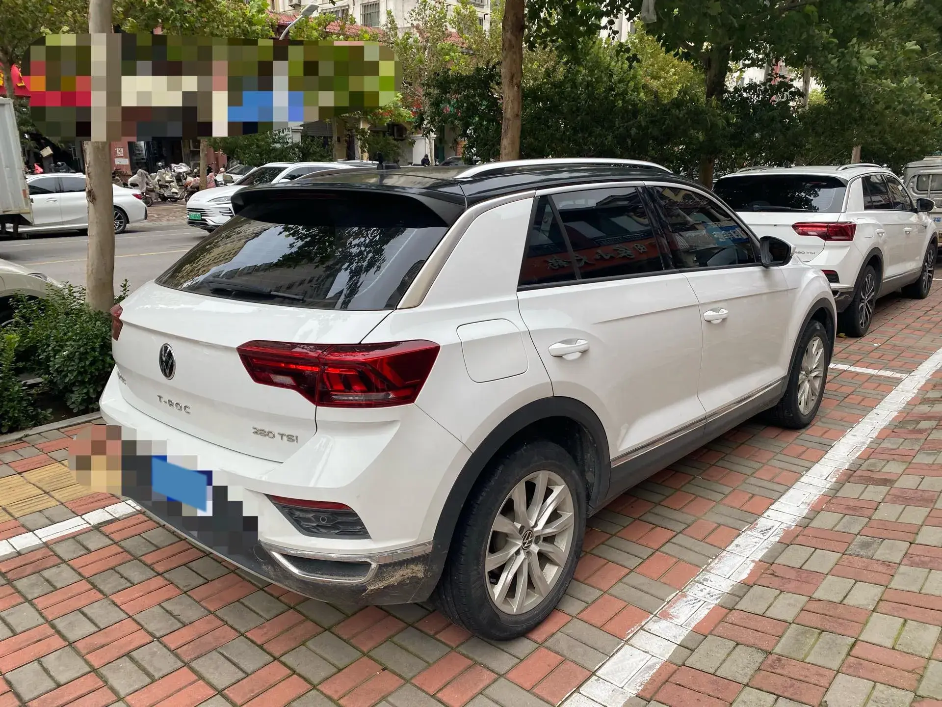 2021 VOLKSWAGEN T-ROC thumbnail 3