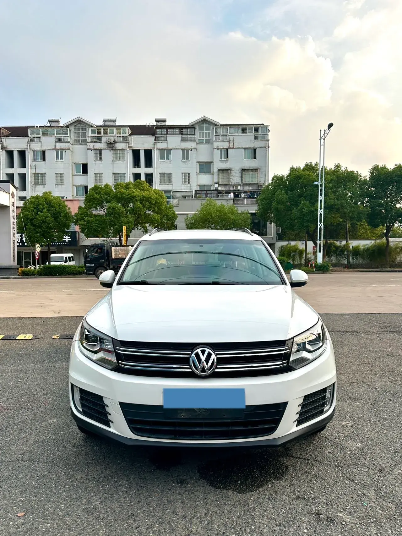 2016 VOLKSWAGEN TIGUAN thumbnail 2