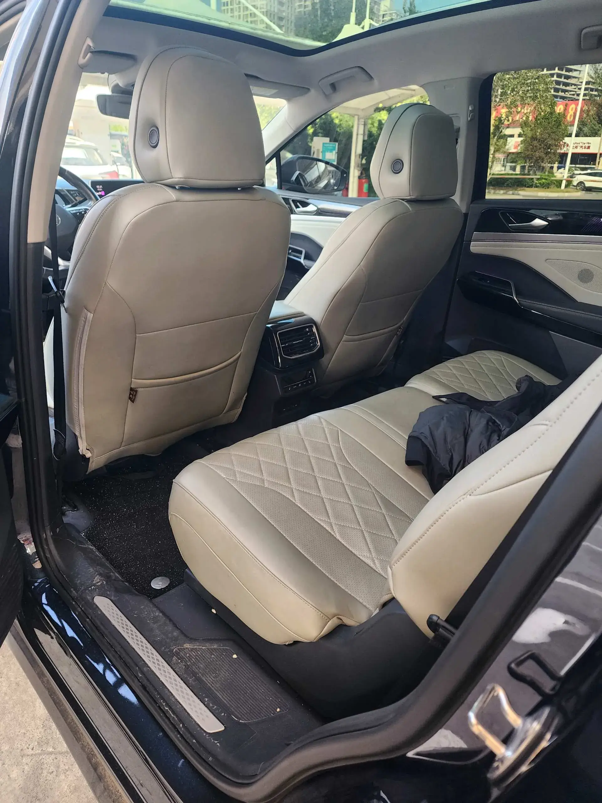 2021 VOLKSWAGEN ID.6 thumbnail 2