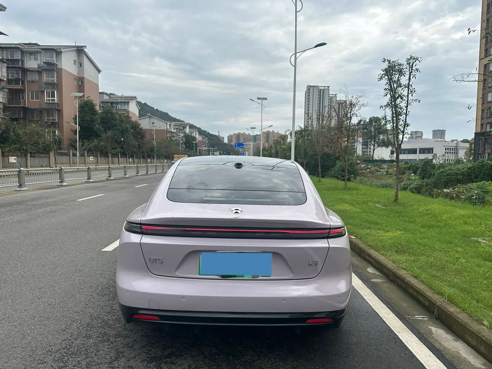 2025 NIO ET5 thumbnail 4