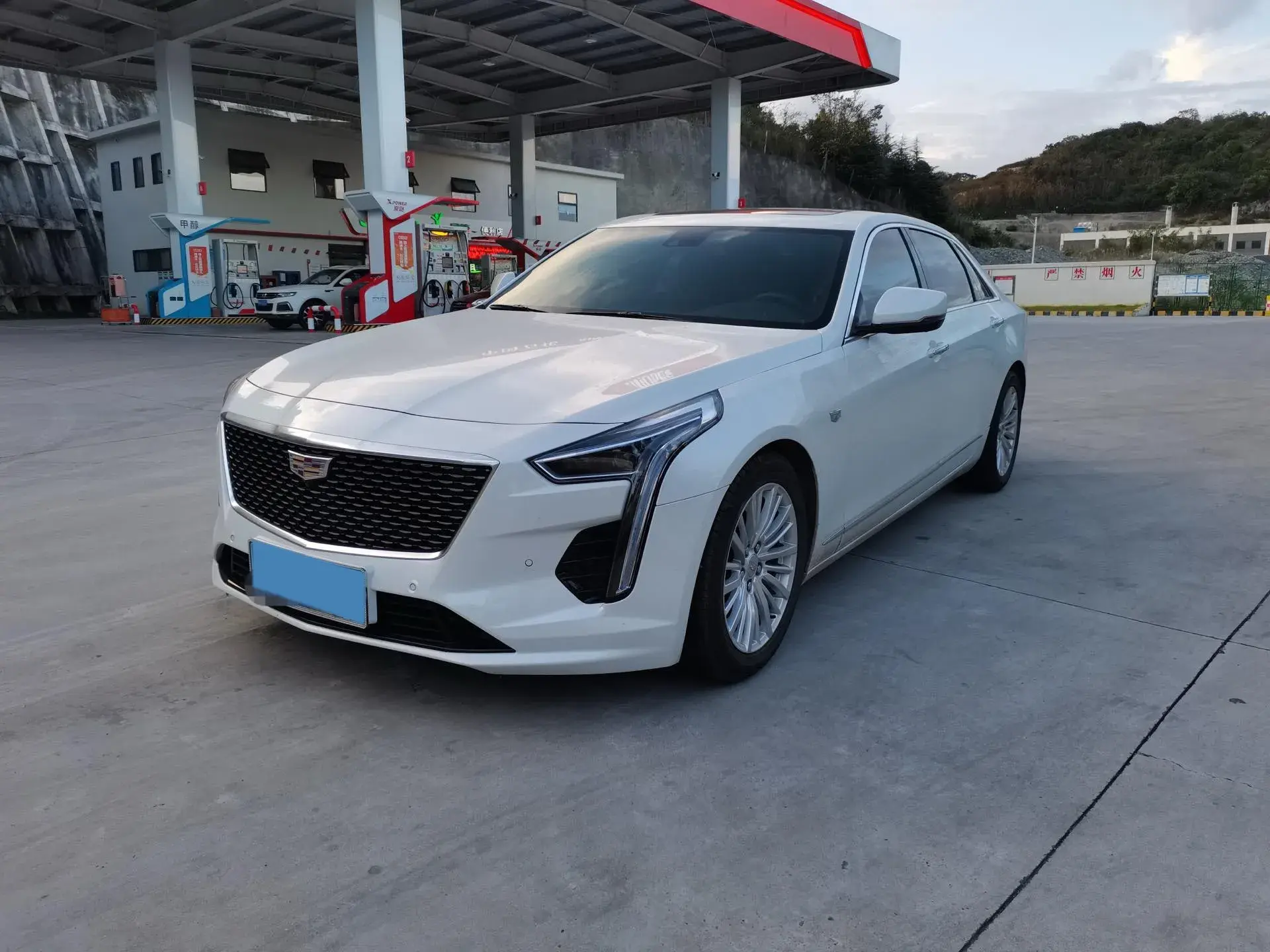 2022 CADILLAC CT6 view 1