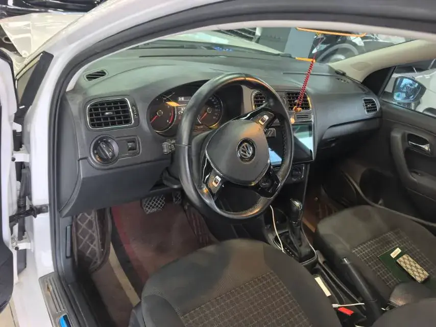 2018 VOLKSWAGEN POLO thumbnail 3