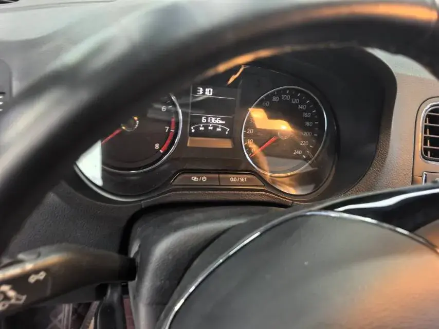 2018 VOLKSWAGEN POLO thumbnail 4