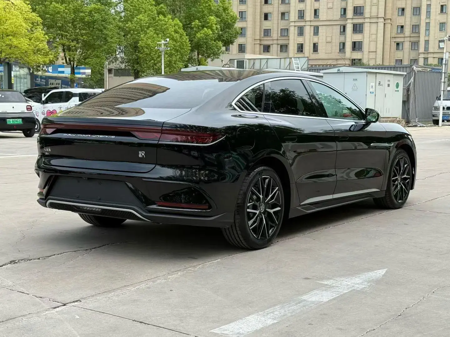 2025 BYD HAN thumbnail 3