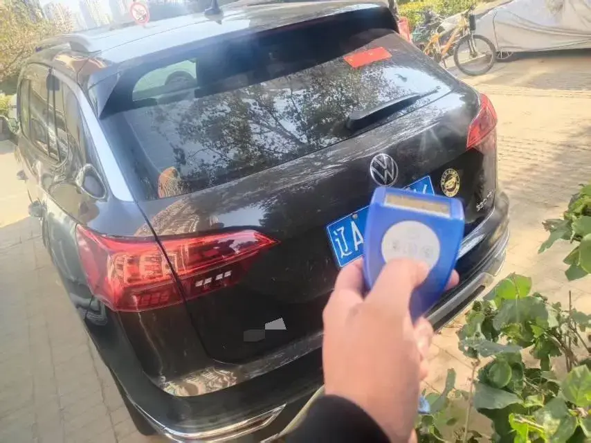 2022 VOLKSWAGEN TAYRON thumbnail 2