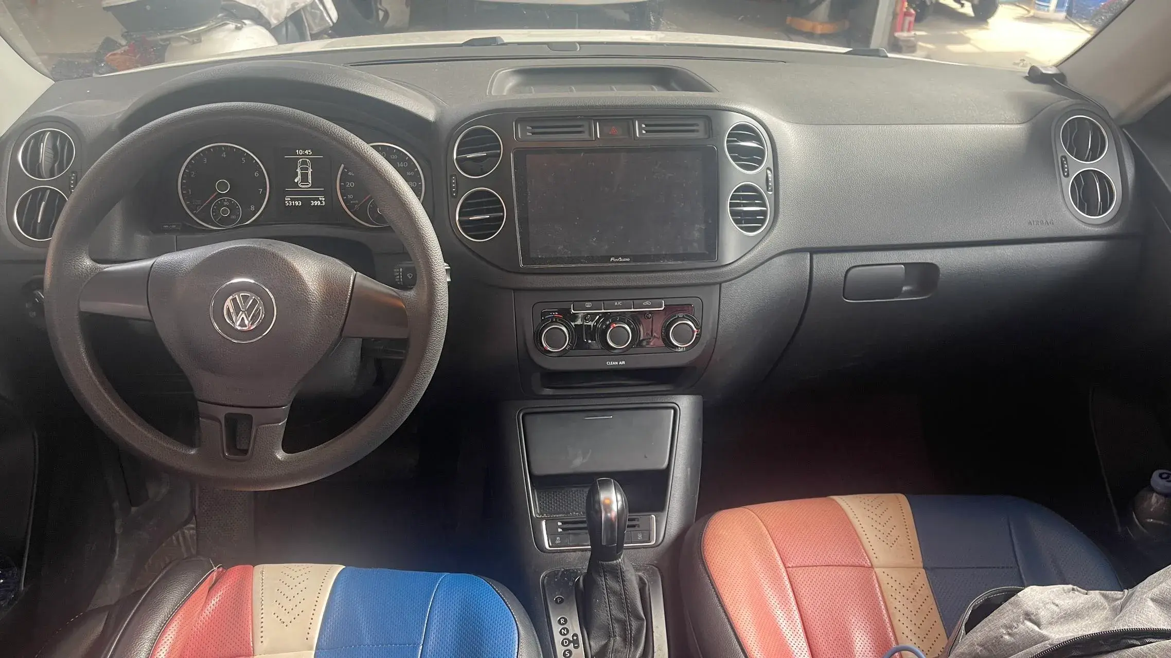 2017 VOLKSWAGEN TIGUAN thumbnail 4