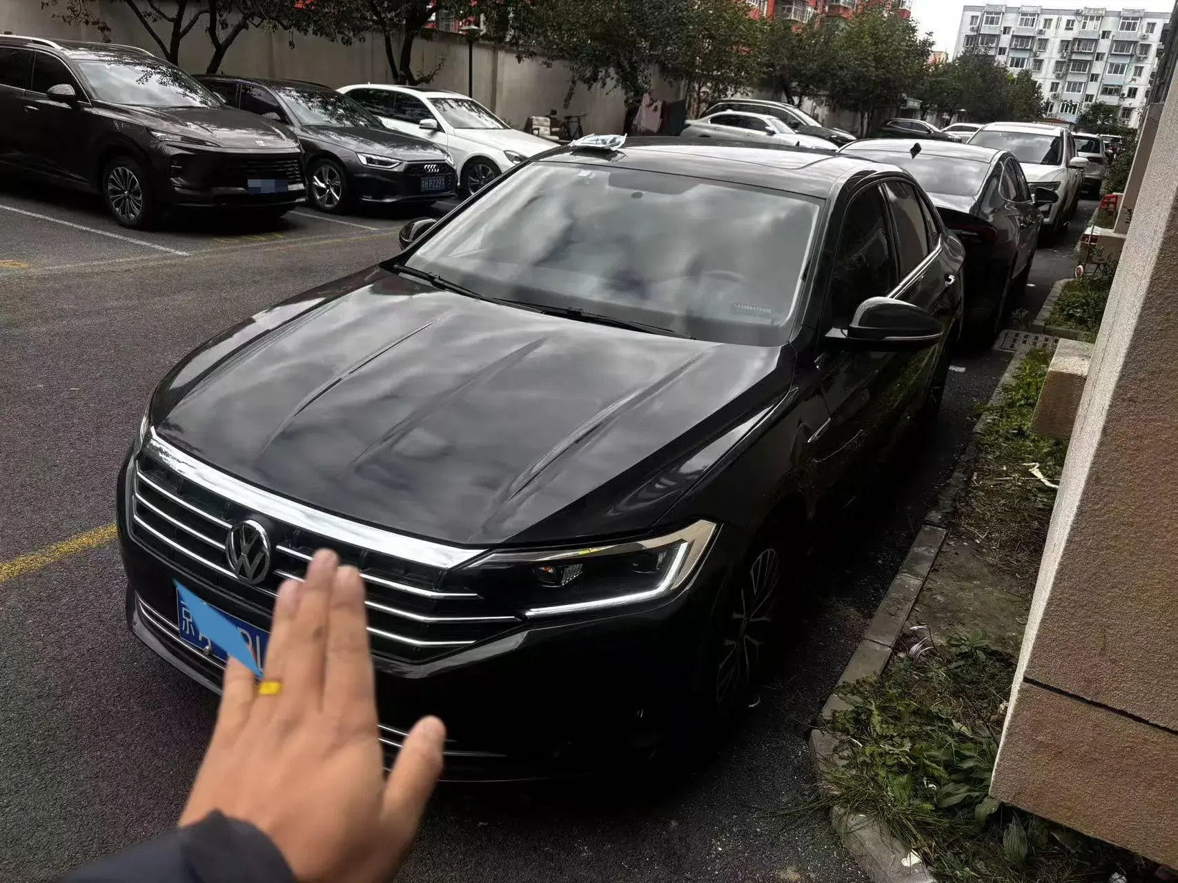 2020 VOLKSWAGEN SAGITAR view 1