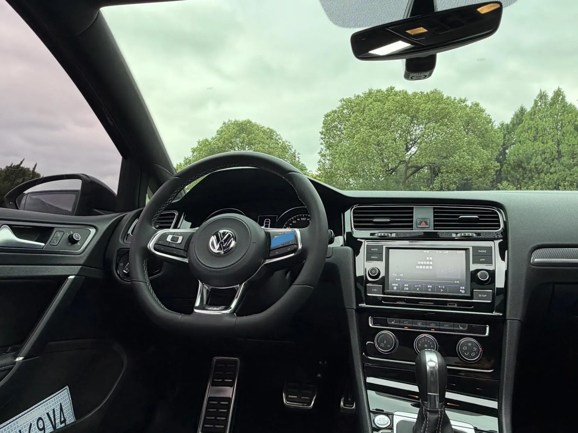 2018 VOLKSWAGEN GOLF thumbnail 4