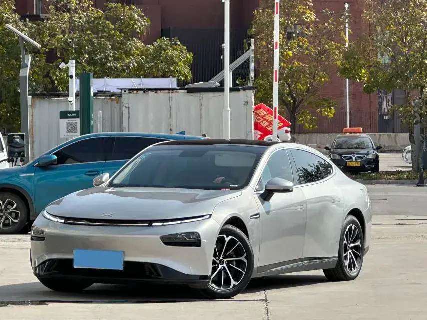 2022 XPENG P7 view 1
