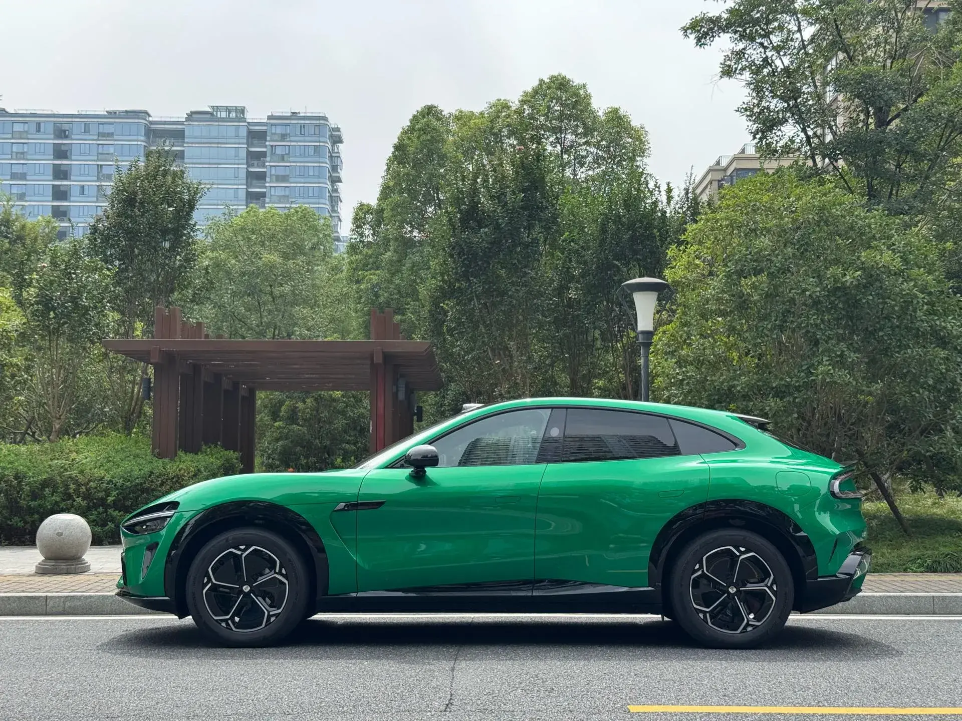 2025 MI YU7 thumbnail 3