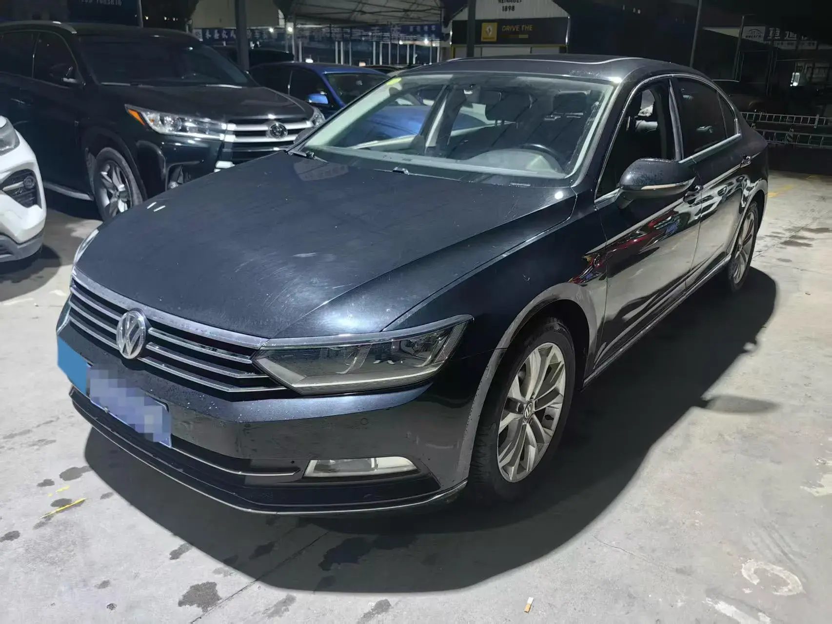 2018 VOLKSWAGEN MAGOTAN view 1