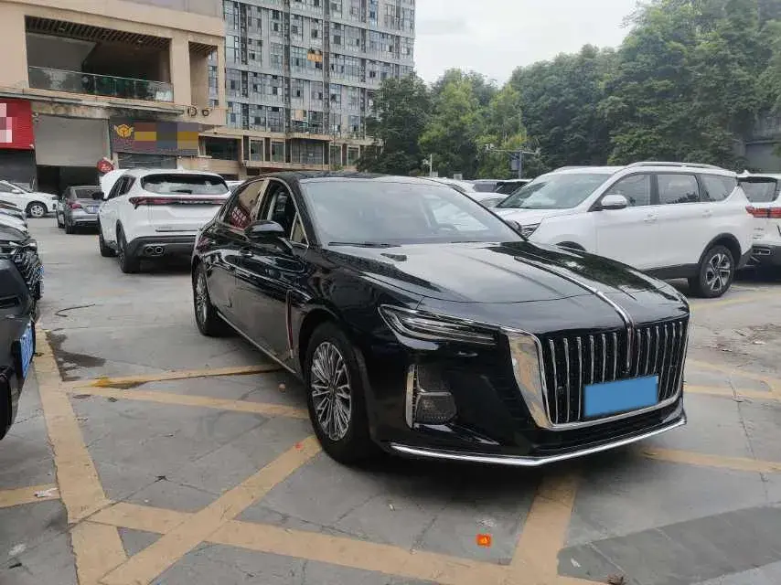 2023 HONGQI H5 thumbnail 3