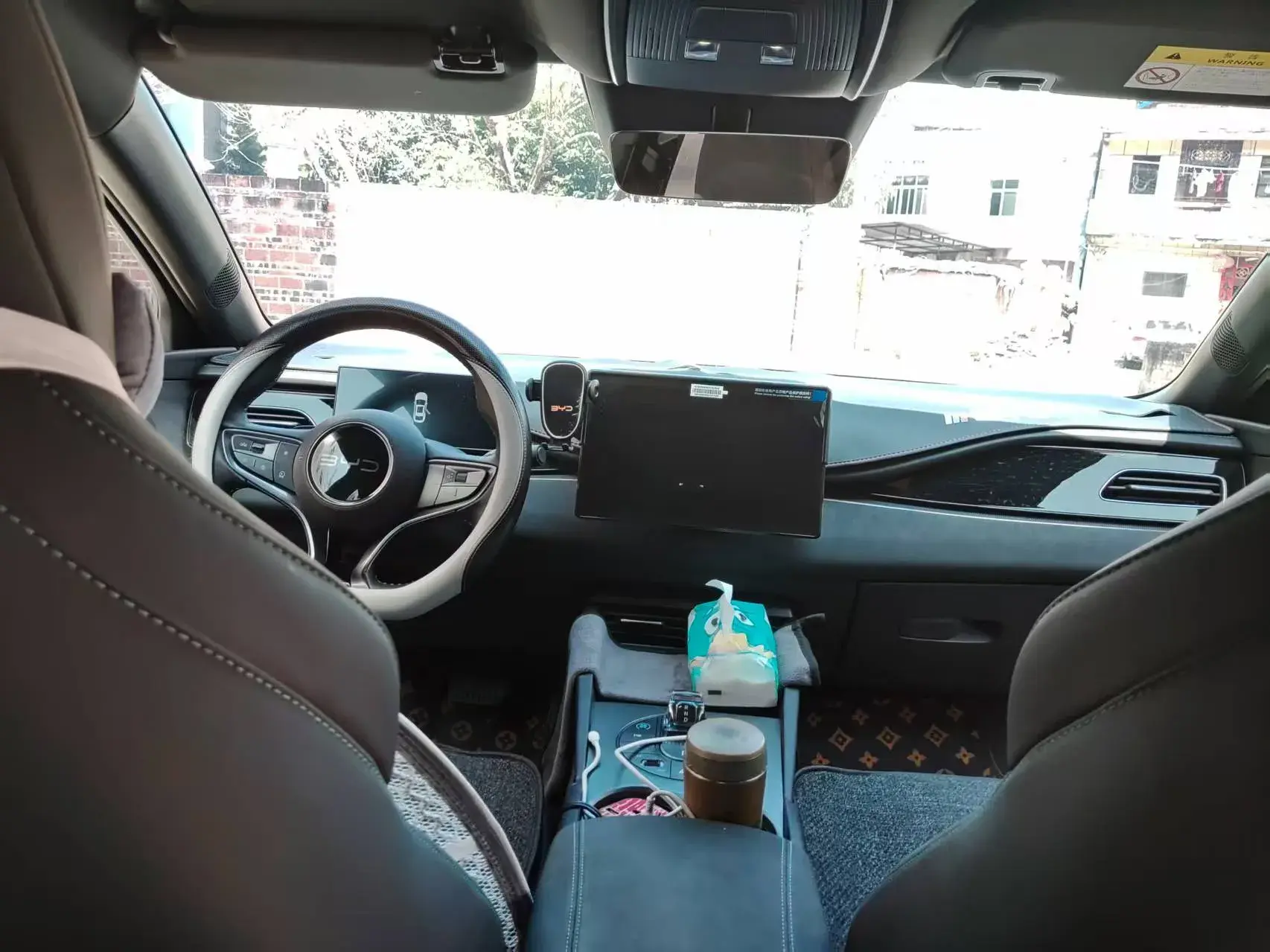 2025 BYD SEAL thumbnail 4