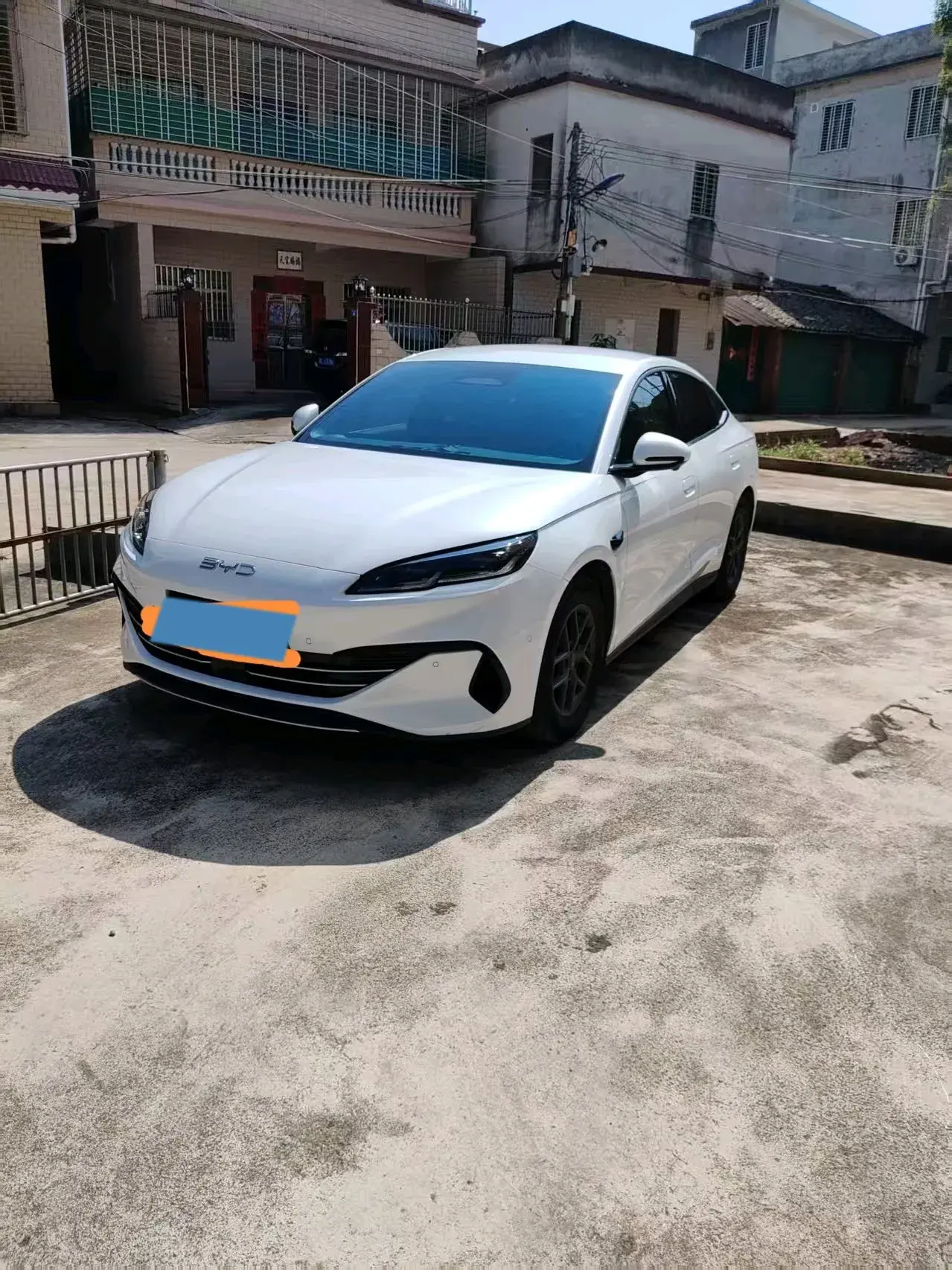 2025 BYD SEAL view 1