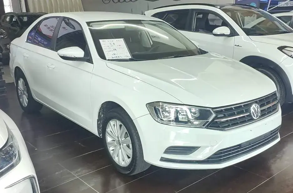 2019 VOLKSWAGEN BORA thumbnail 3