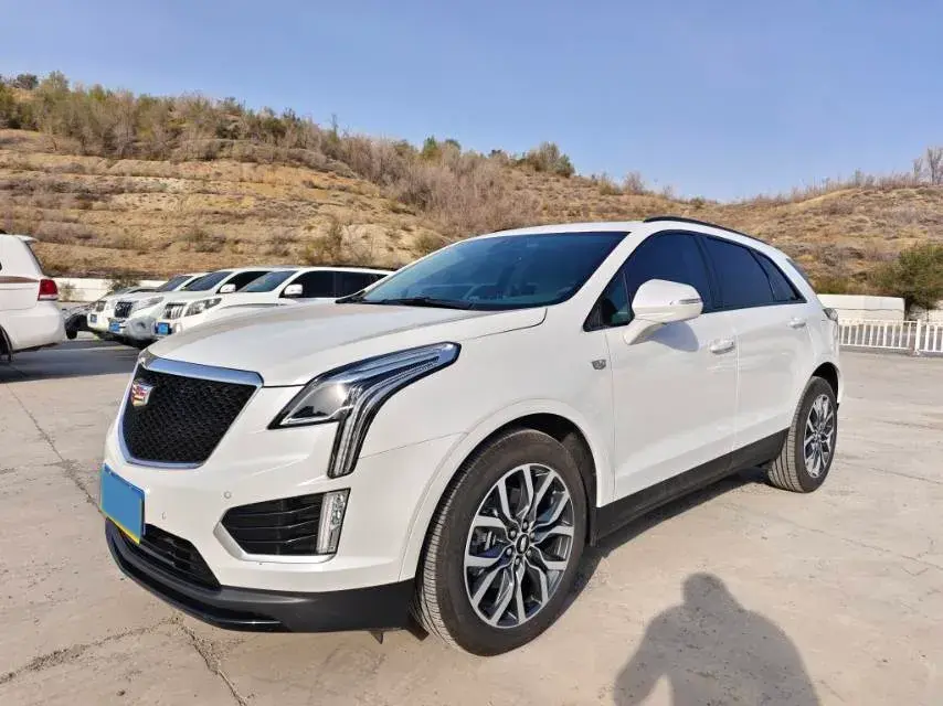2022 CADILLAC XT5 view 1