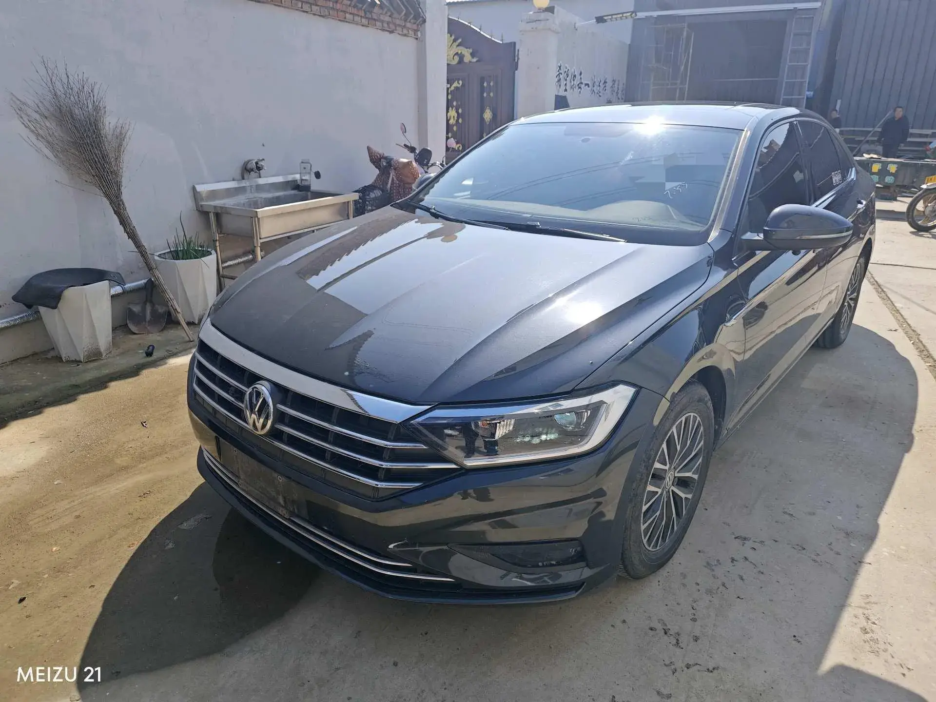 2020 VOLKSWAGEN SAGITAR view 1