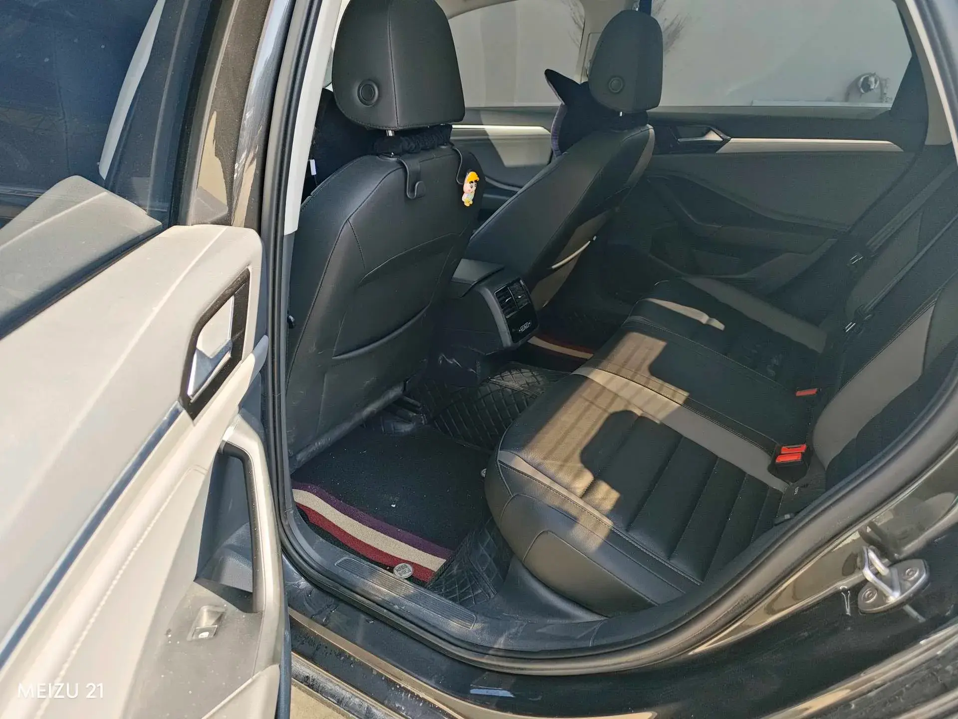 2020 VOLKSWAGEN SAGITAR thumbnail 4