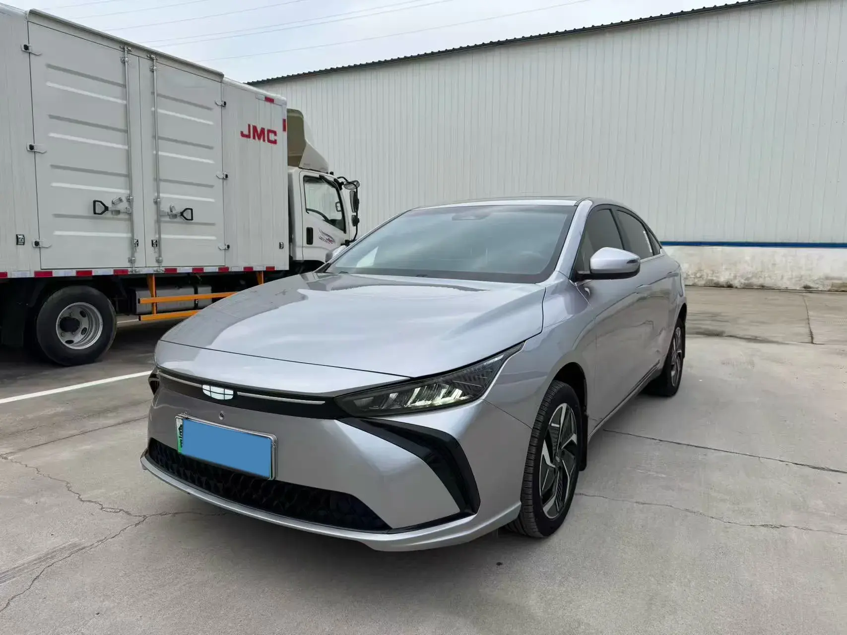 2024 GEOMETRY G6 view 1