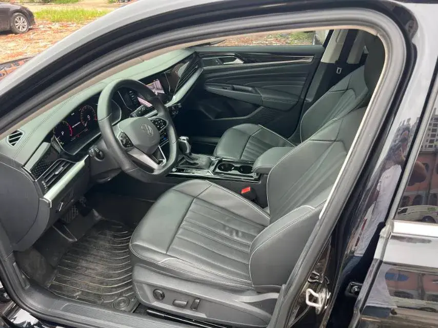 2023 VOLKSWAGEN PASSAT thumbnail 3