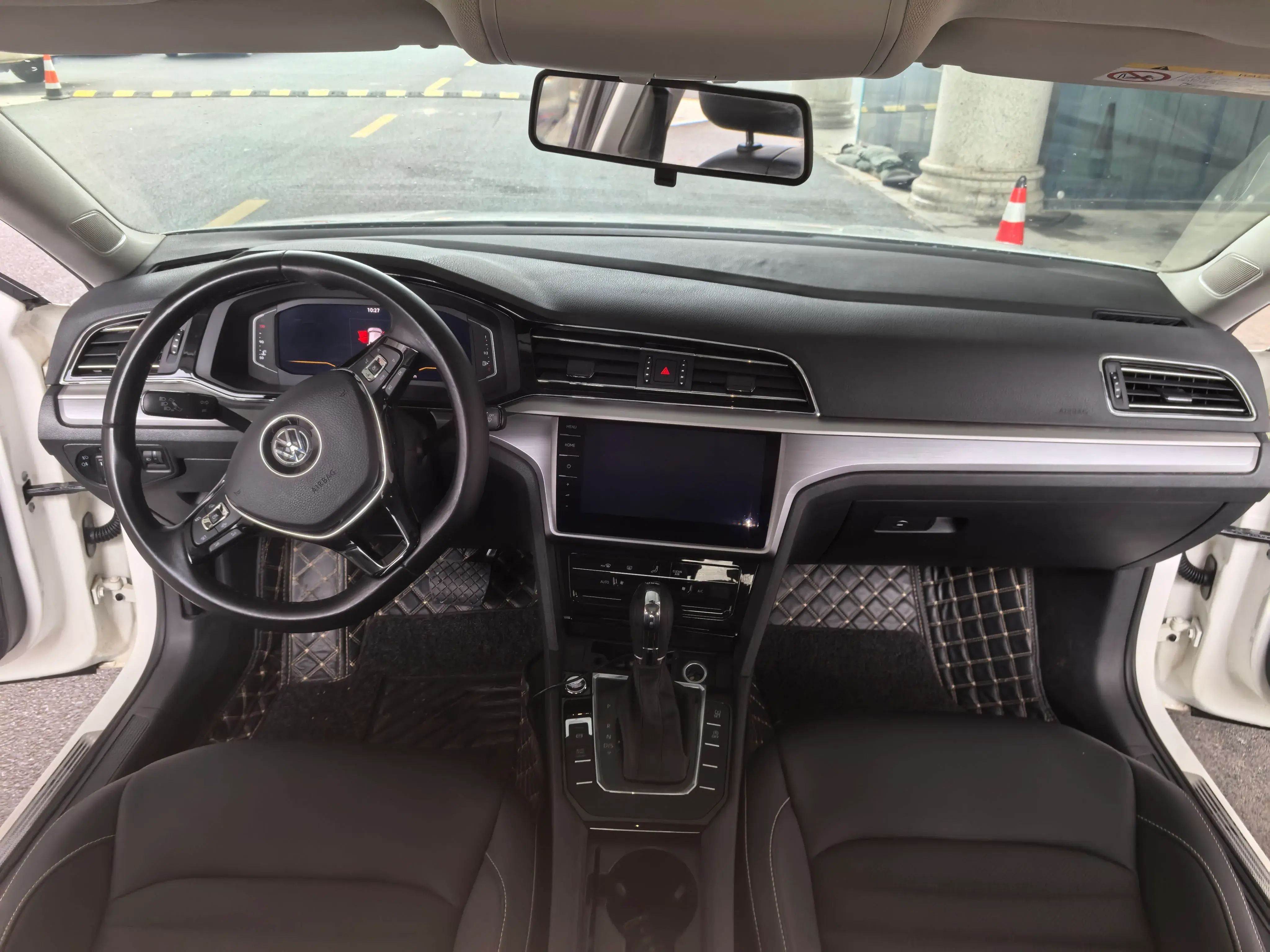 2021 VOLKSWAGEN LAMANDO thumbnail 4