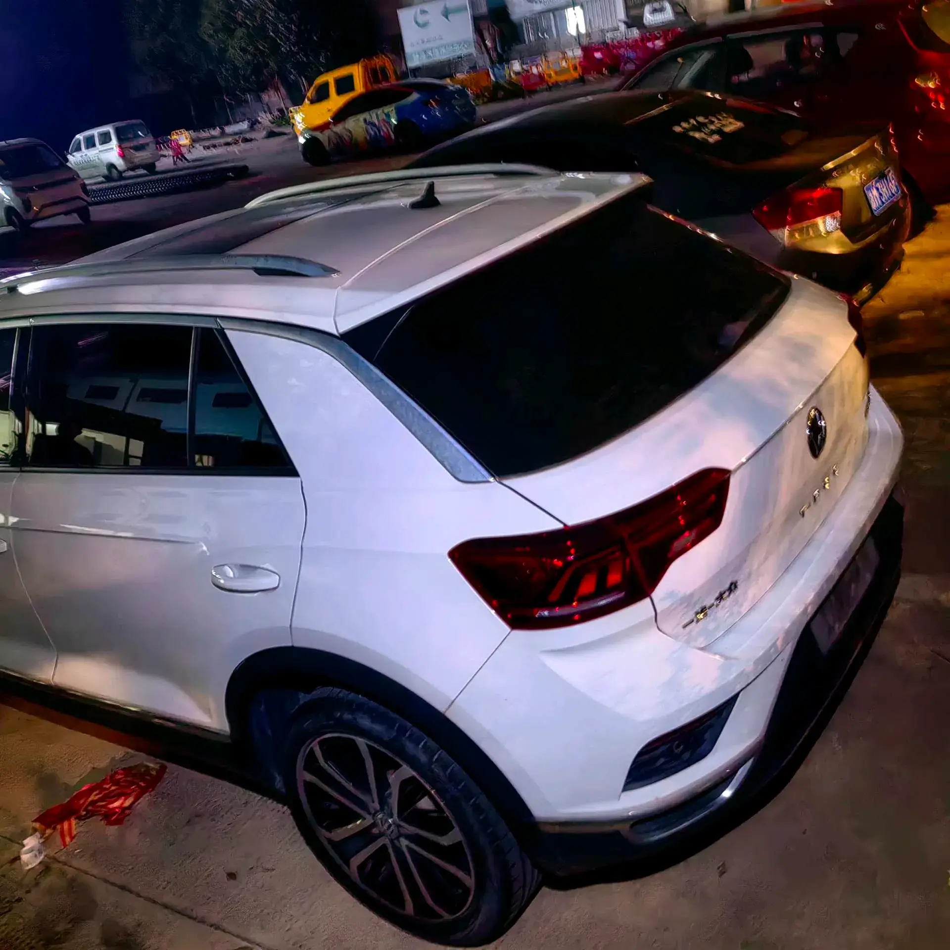 2020 VOLKSWAGEN T-ROC thumbnail 3