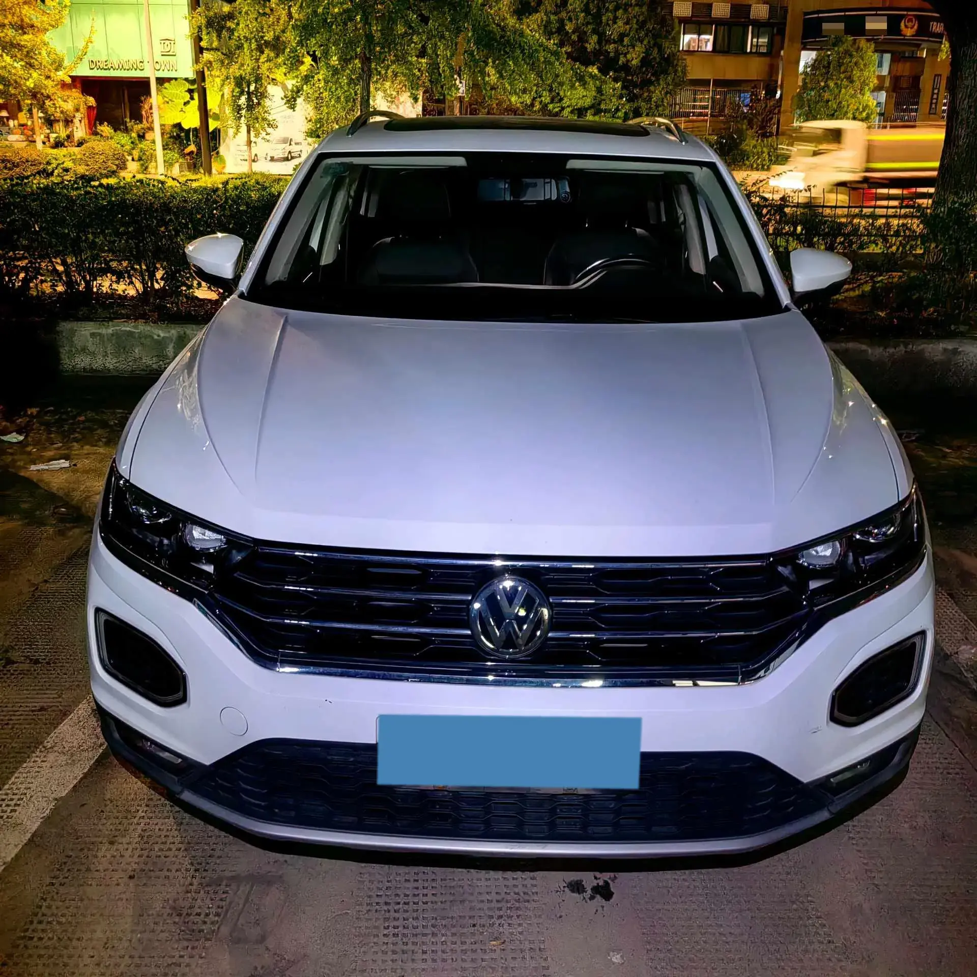 2020 VOLKSWAGEN T-ROC thumbnail 2