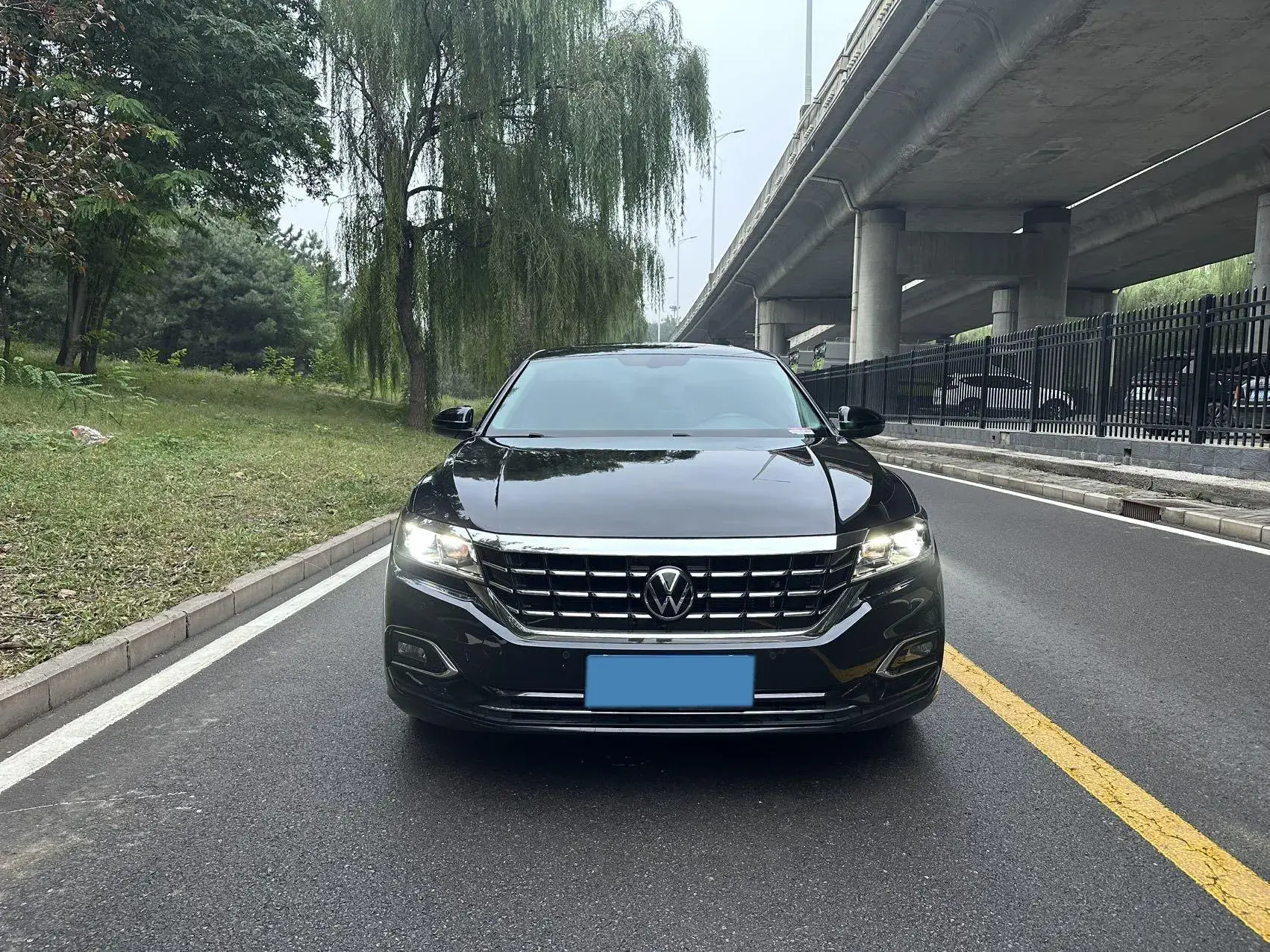 2019 VOLKSWAGEN PASSAT thumbnail 2