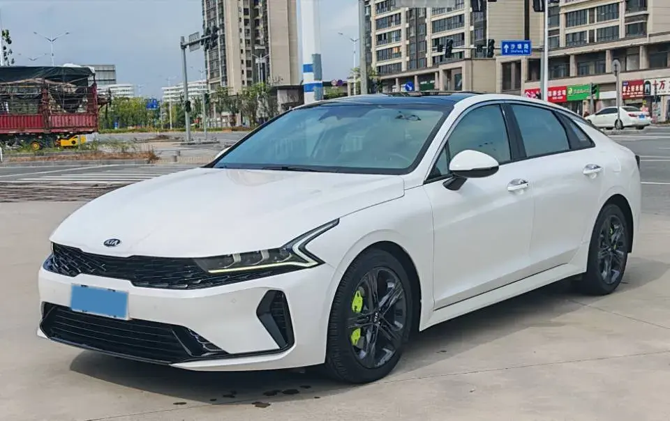 2020 KIA K5 view 1