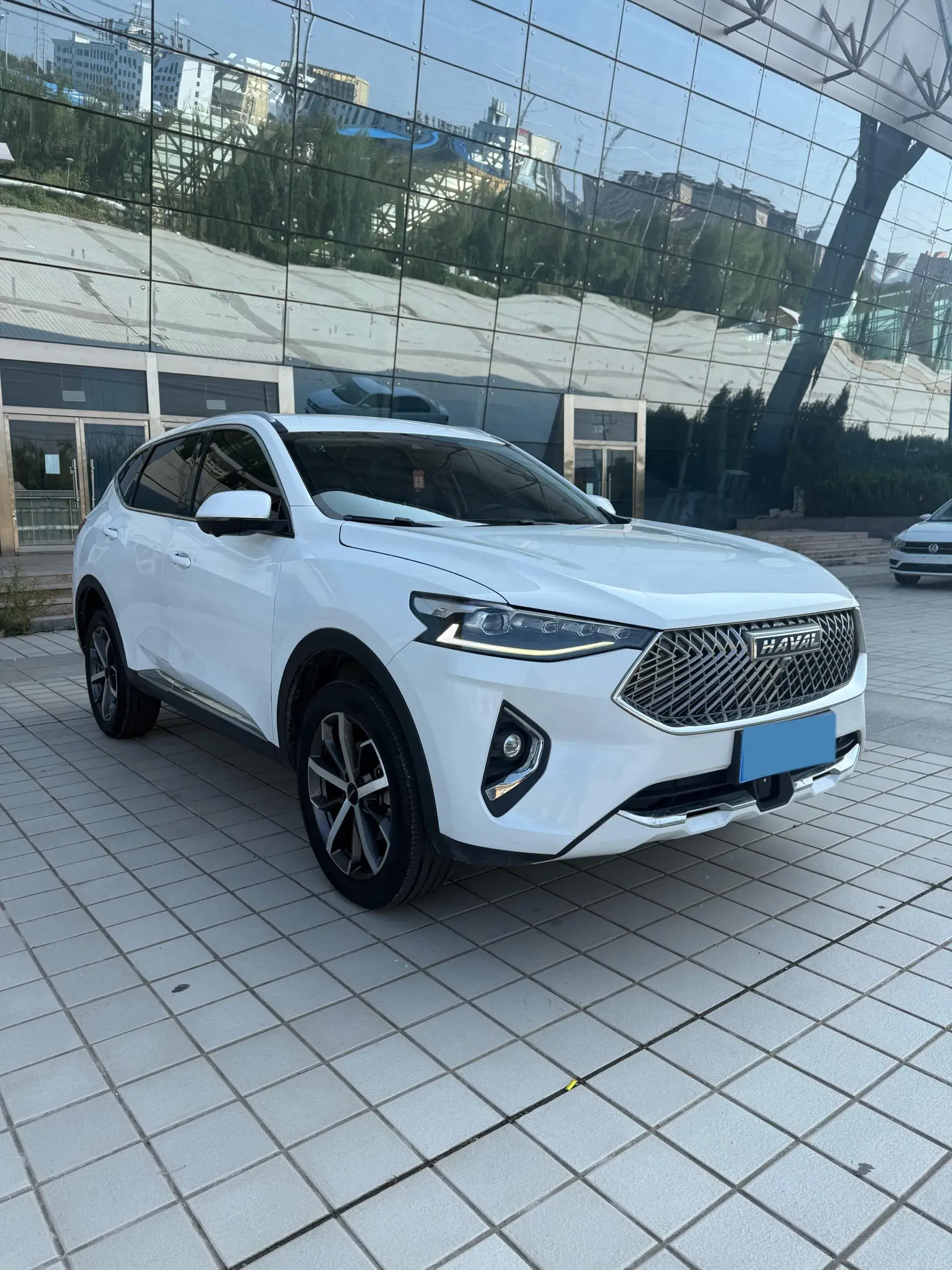 2021 HAVAL F7 thumbnail 2