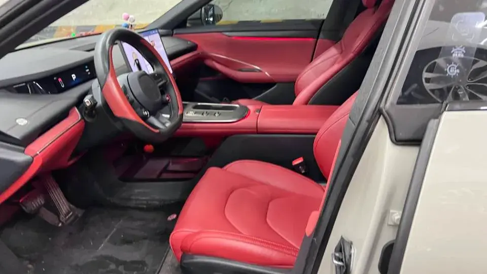 2024 MI SU7 thumbnail 2