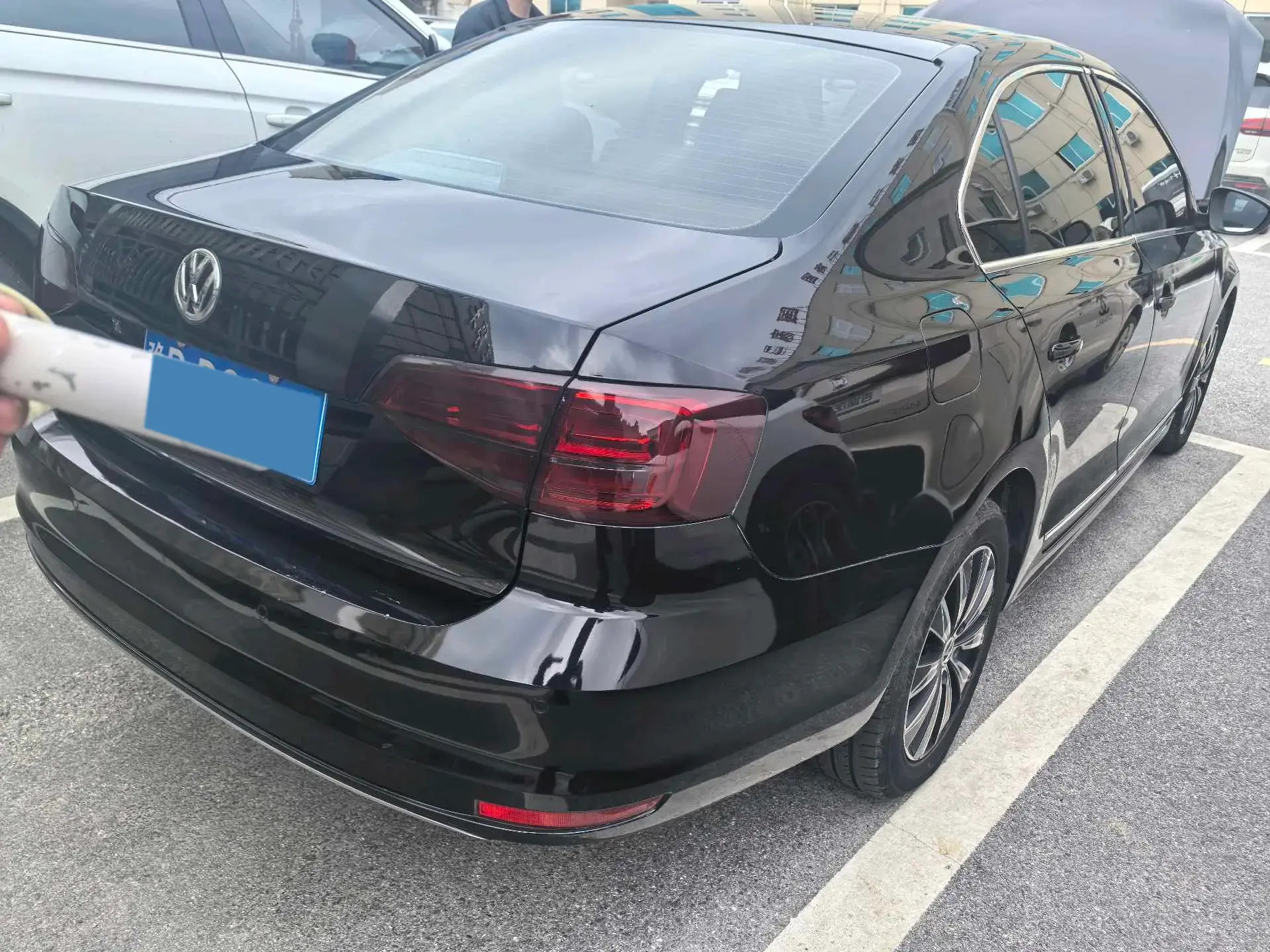 2018 VOLKSWAGEN SAGITAR thumbnail 3