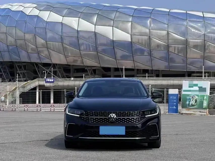 2023 VOLKSWAGEN PASSAT thumbnail 2