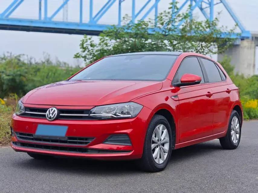 2019 VOLKSWAGEN POLO view 1
