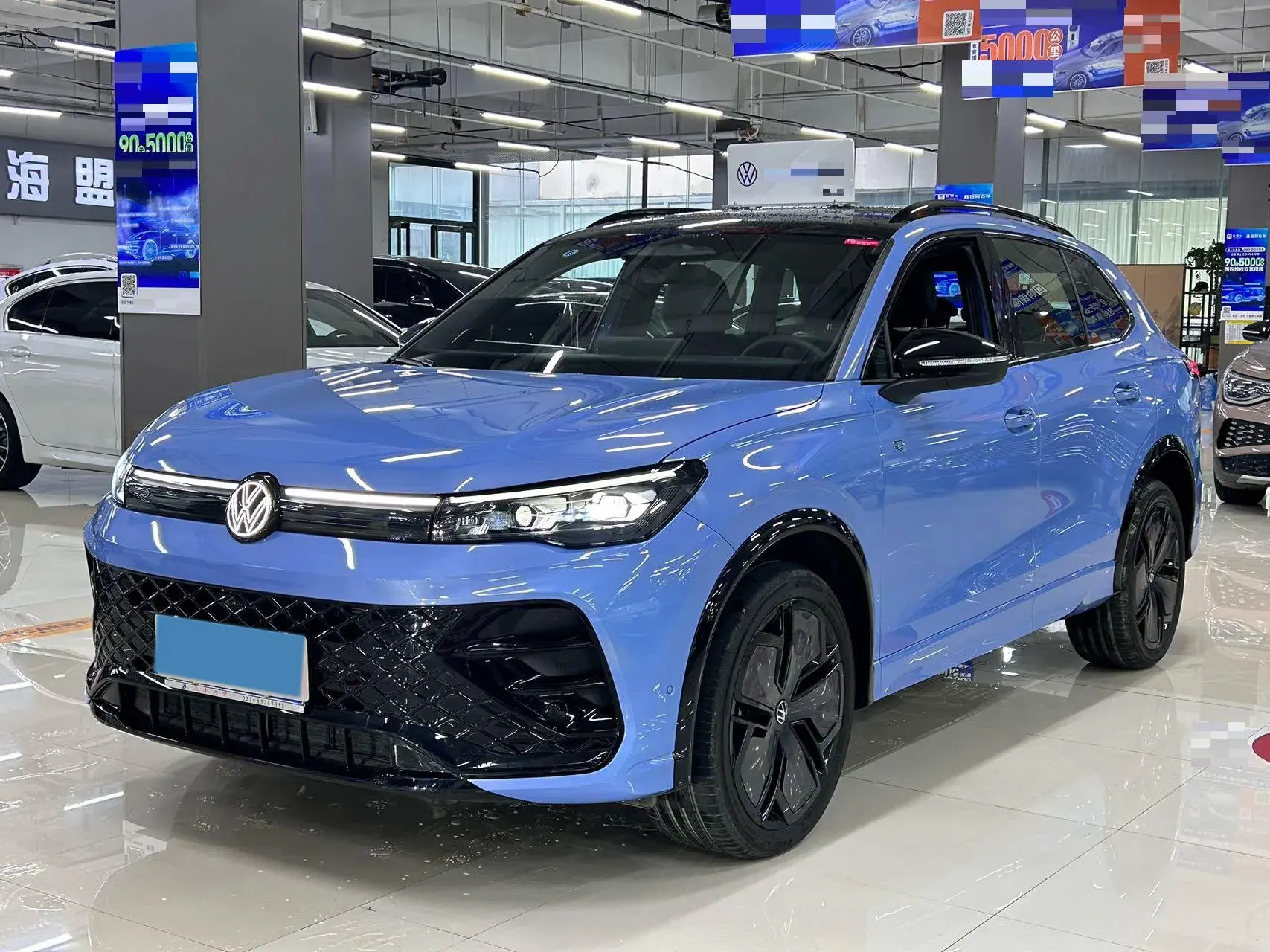 2024 VOLKSWAGEN TIGUAN view 1