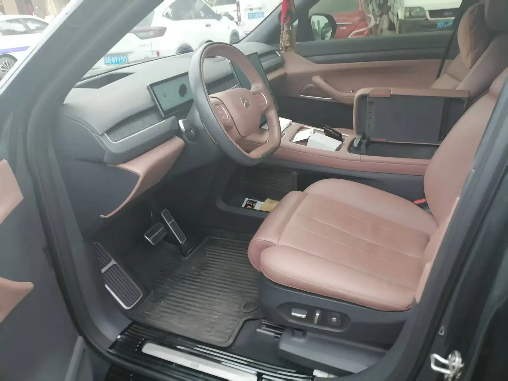 2023 NIO ES8 thumbnail 2