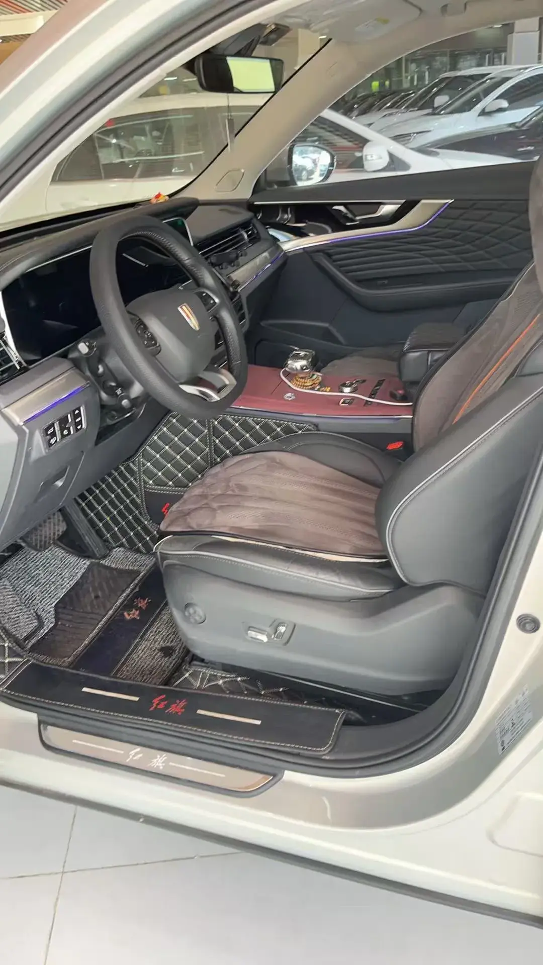 2022 HONGQI HS5 thumbnail 3