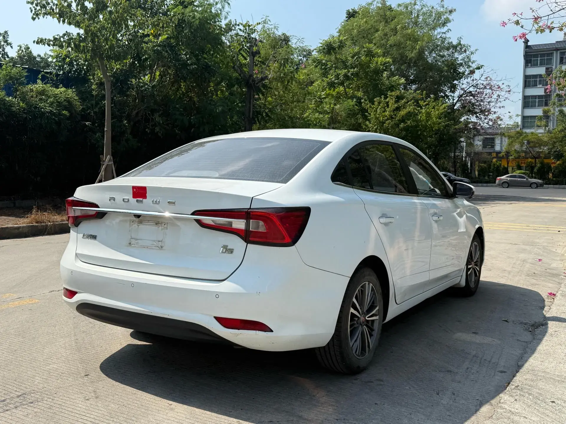 2019 ROEWE I5 thumbnail 3