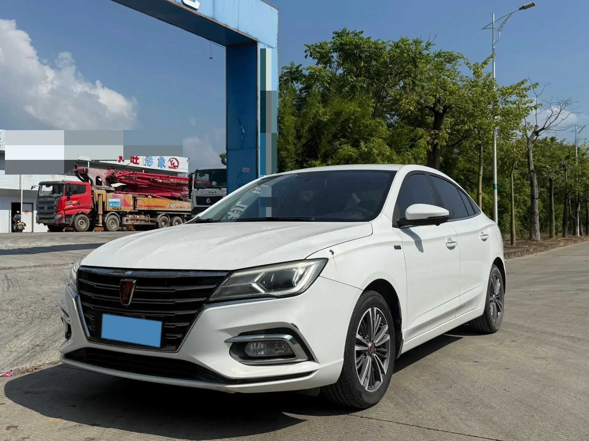 2019 ROEWE I5 view 1