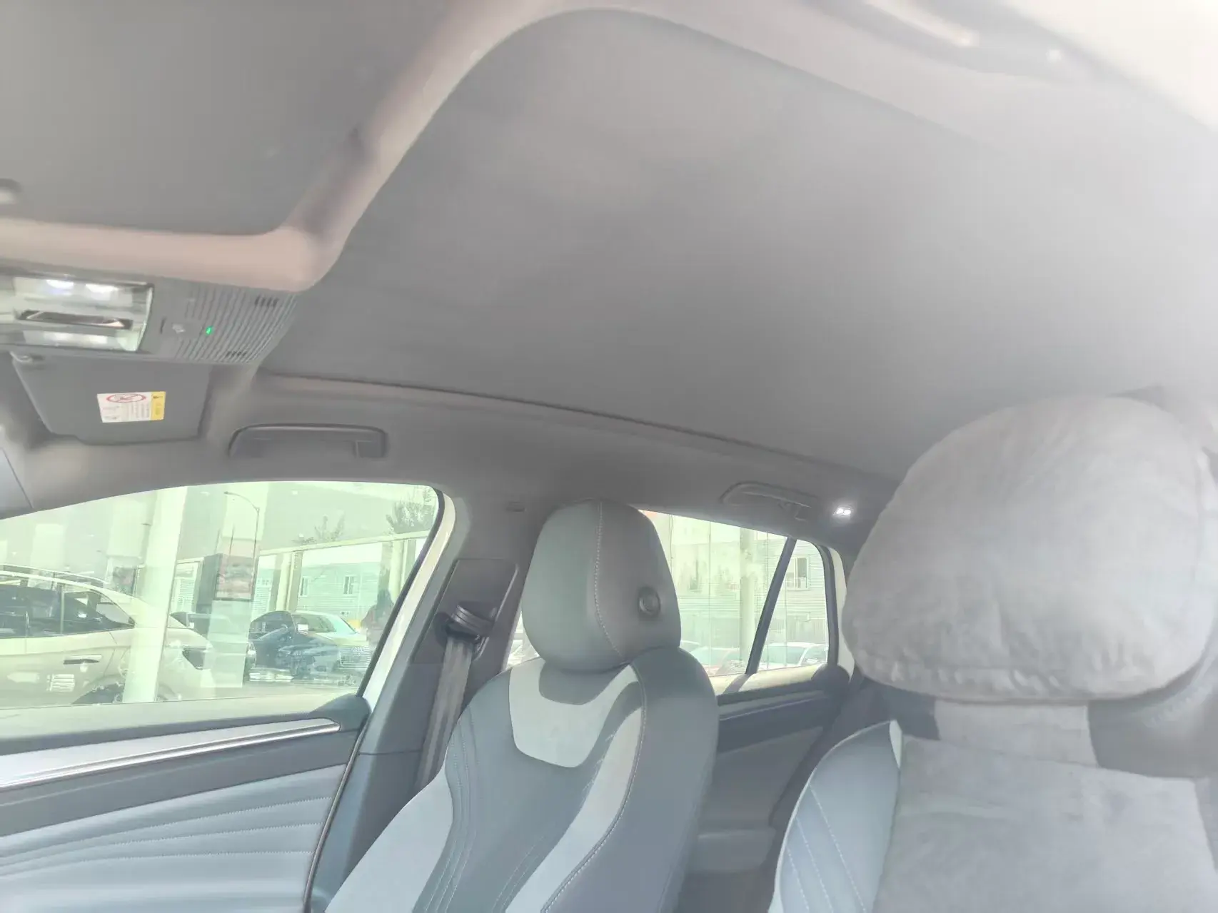 2022 VOLKSWAGEN ID.4 thumbnail 3