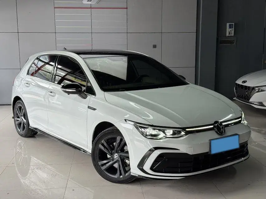 2021 VOLKSWAGEN GOLF thumbnail 3