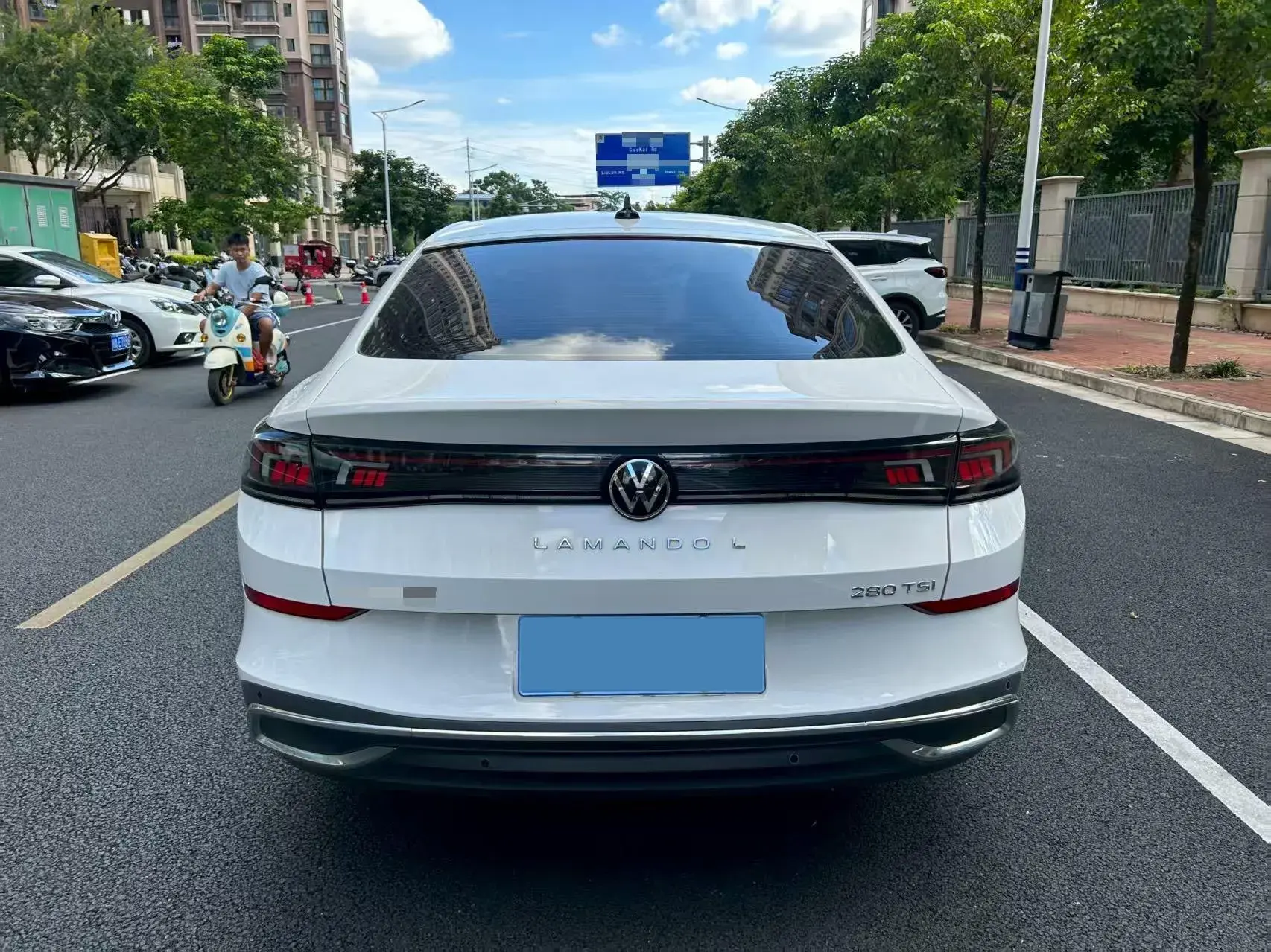 2023 VOLKSWAGEN LAMANDO thumbnail 4